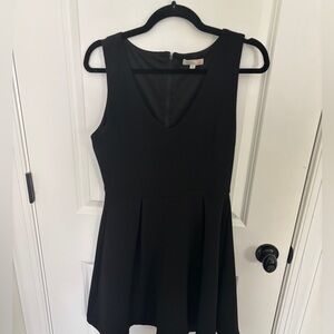Gianni Bini Black V neck skater dress size medium